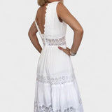 Patricia - Elegante vestido de encaje con cuello en V