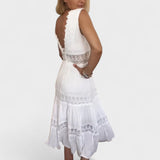 Patricia - Elegante vestido de encaje con cuello en V